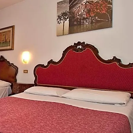 Fontana فندق 3*