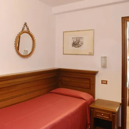 Hotel Fontana 3*
